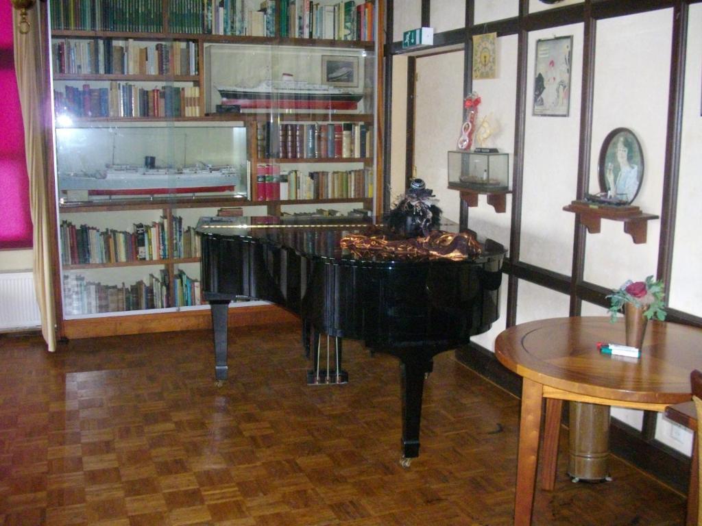 De Oude Schouw Hotel Jirnsum Kültér fotó