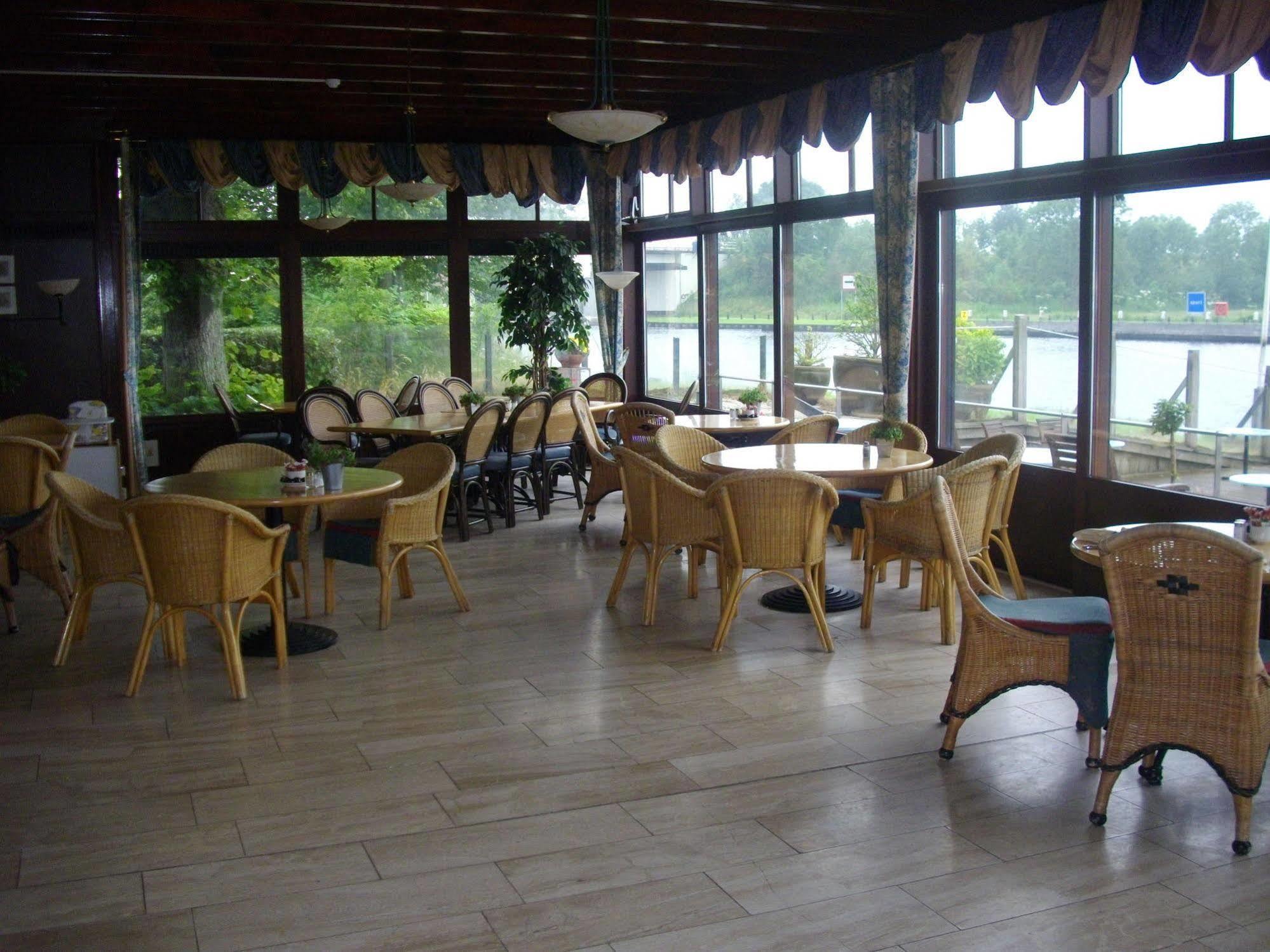 De Oude Schouw Hotel Jirnsum Kültér fotó